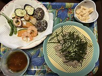 今日は、いか、ししとう、海老、かぼちゃ、椎茸の天ぷらとお蕎麦を作りました。