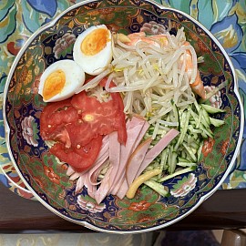 冷やし中華を作り、食べました。