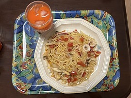 いか、しめじ、トマトコンソメスパゲッティー
